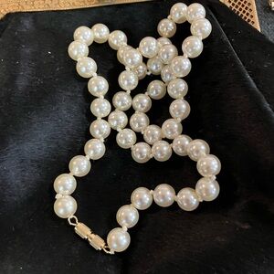 Elegant Pearl Necklace
